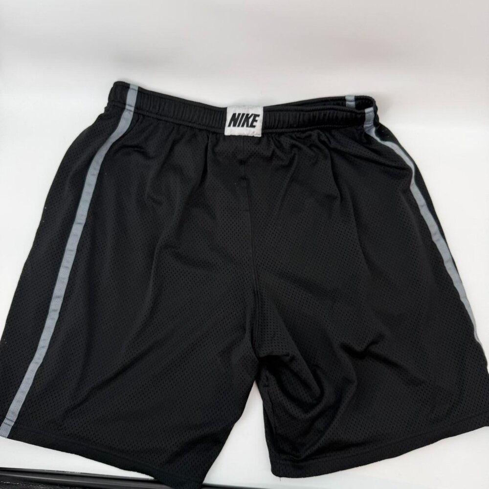 Vintage Nike Mens Sz L Stitched Swoosh Logo Basketball Gym Shorts Black - Picture 1 of 5